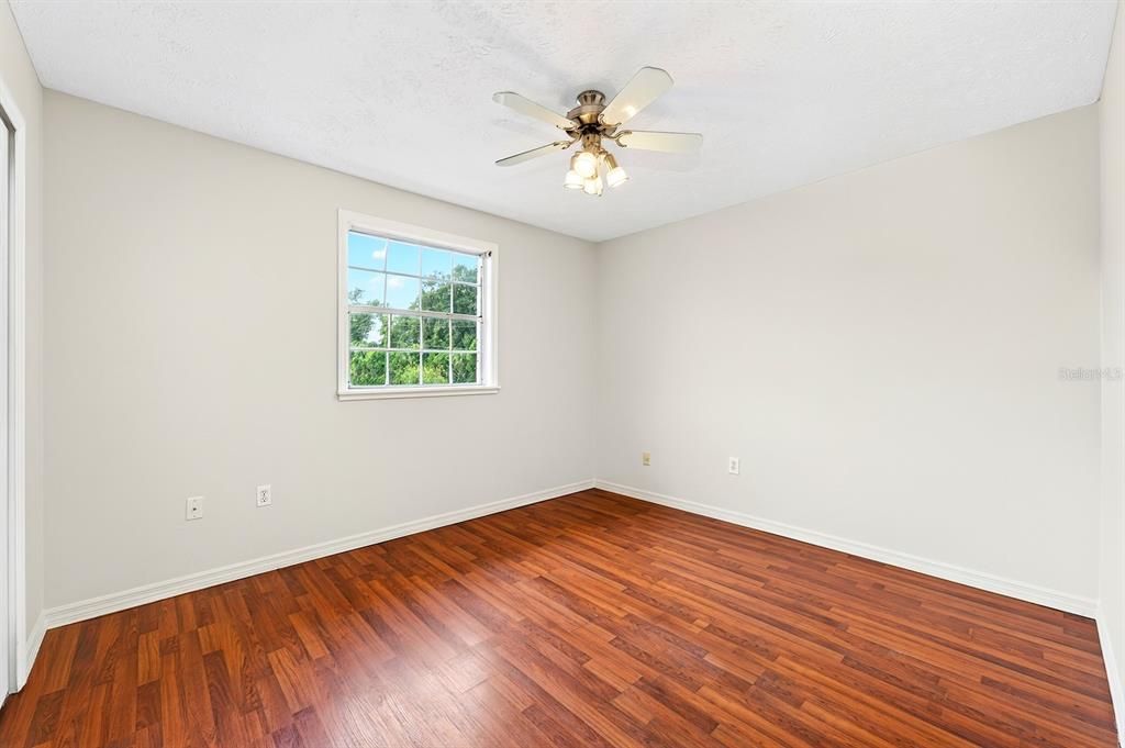 For Sale: $159,999 (2 beds, 1 baths, 1000 Square Feet)