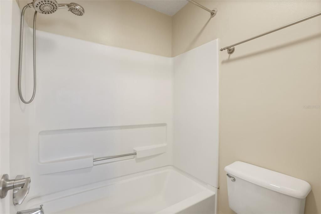 For Sale: $159,000 (2 beds, 2 baths, 912 Square Feet)