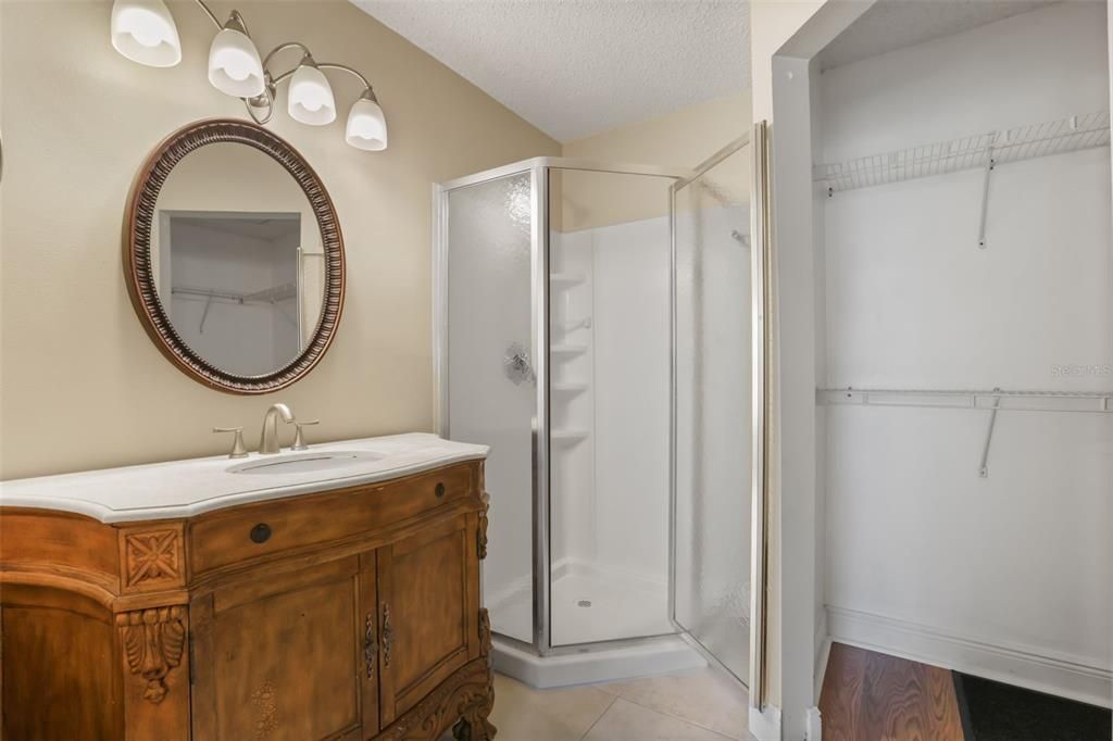 For Sale: $159,000 (2 beds, 2 baths, 912 Square Feet)