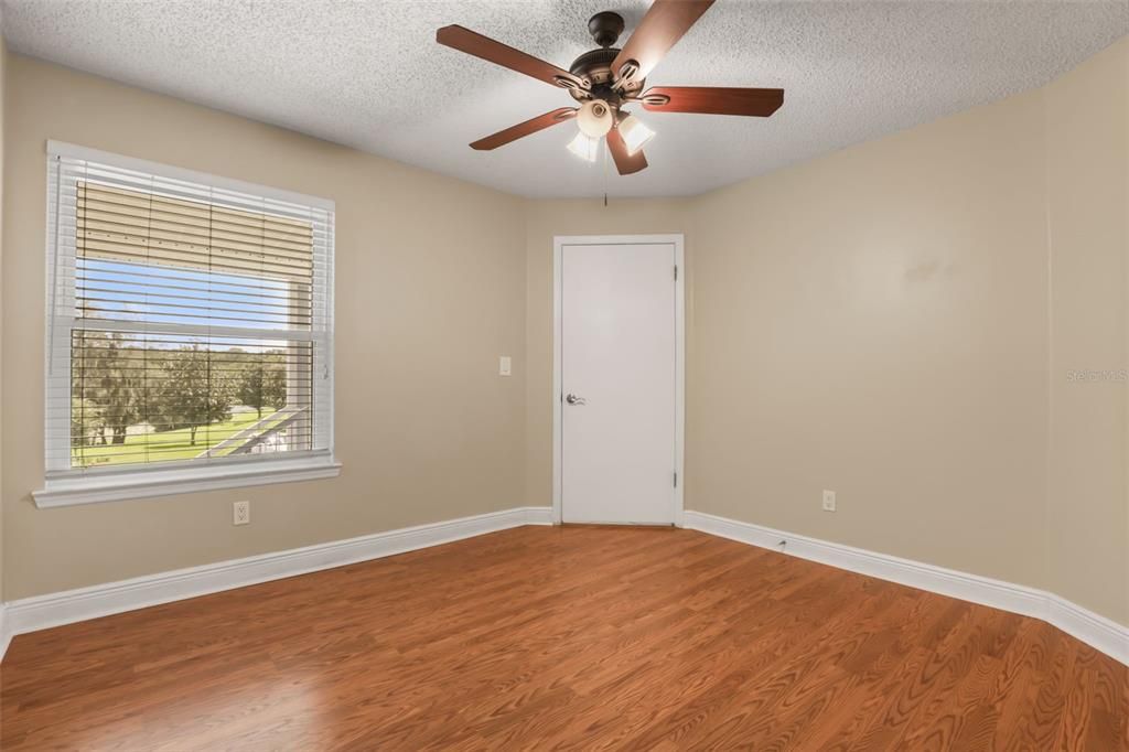 For Sale: $159,000 (2 beds, 2 baths, 912 Square Feet)