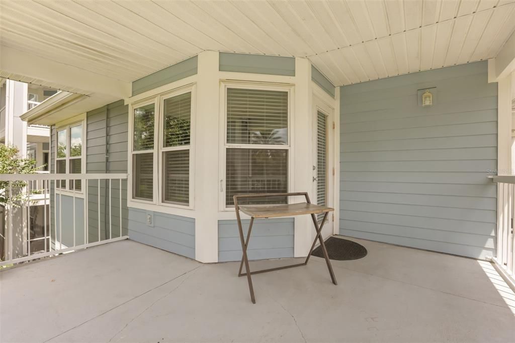 For Sale: $159,000 (2 beds, 2 baths, 912 Square Feet)