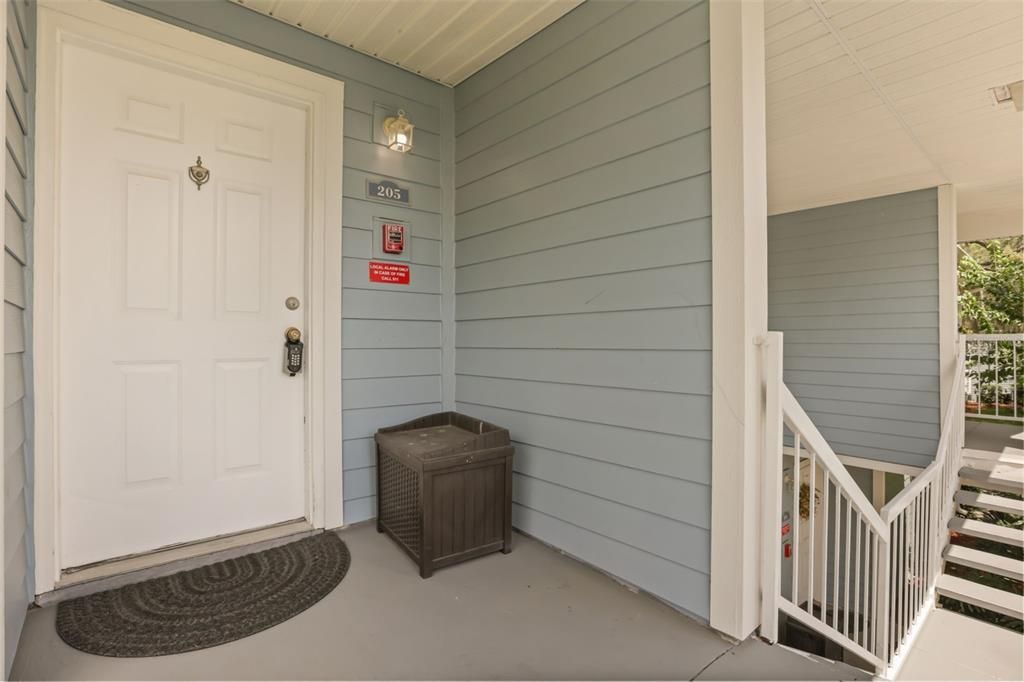 For Sale: $159,000 (2 beds, 2 baths, 912 Square Feet)