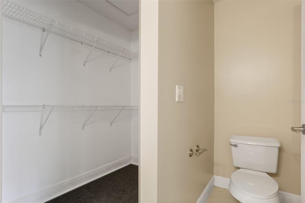 For Sale: $159,000 (2 beds, 2 baths, 912 Square Feet)