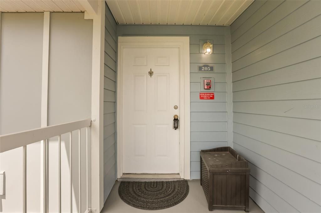 For Sale: $159,000 (2 beds, 2 baths, 912 Square Feet)