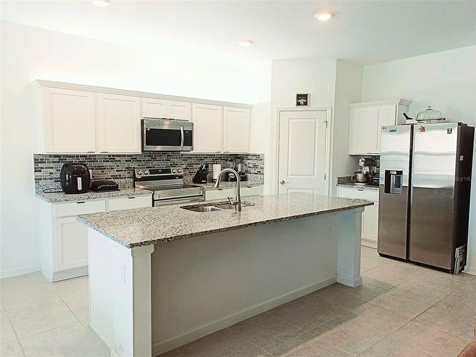 For Sale: $429,000 (3 beds, 2 baths, 1755 Square Feet)
