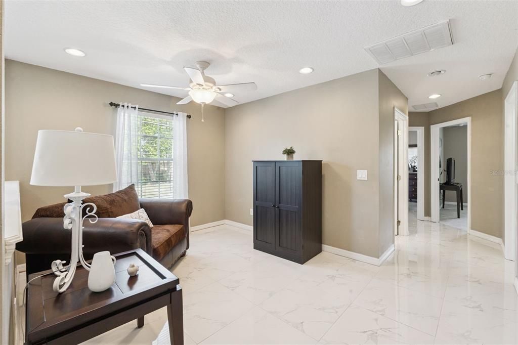 For Sale: $365,000 (3 beds, 2 baths, 1861 Square Feet)