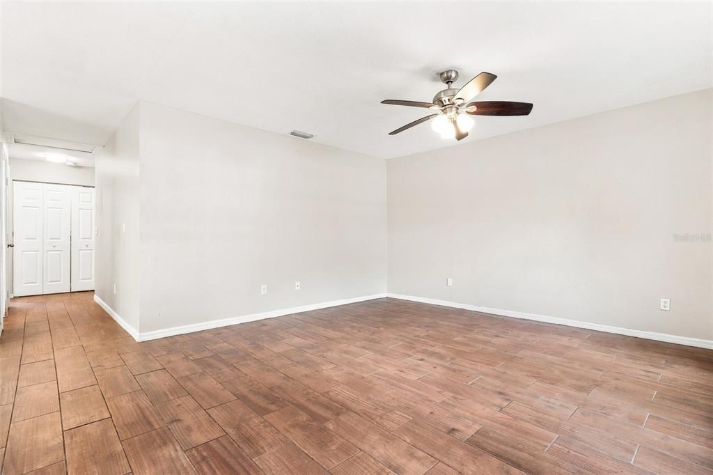 For Sale: $435,000 (3 beds, 2 baths, 1200 Square Feet)