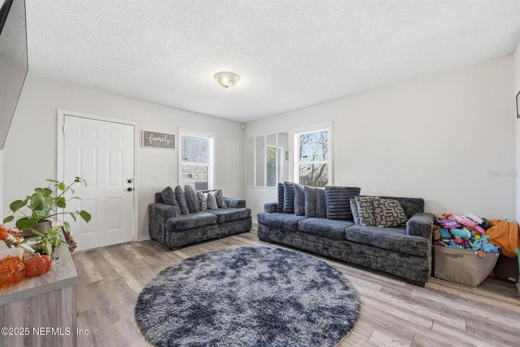 For Sale: $135,000 (3 beds, 2 baths, 1224 Square Feet)