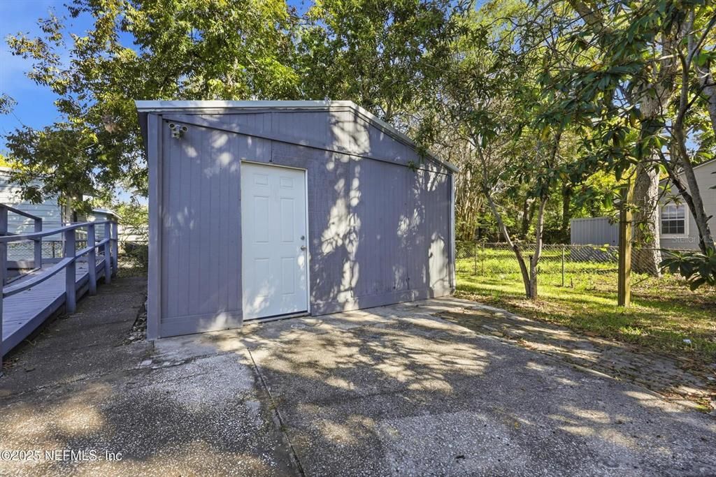 For Sale: $135,000 (3 beds, 2 baths, 1224 Square Feet)