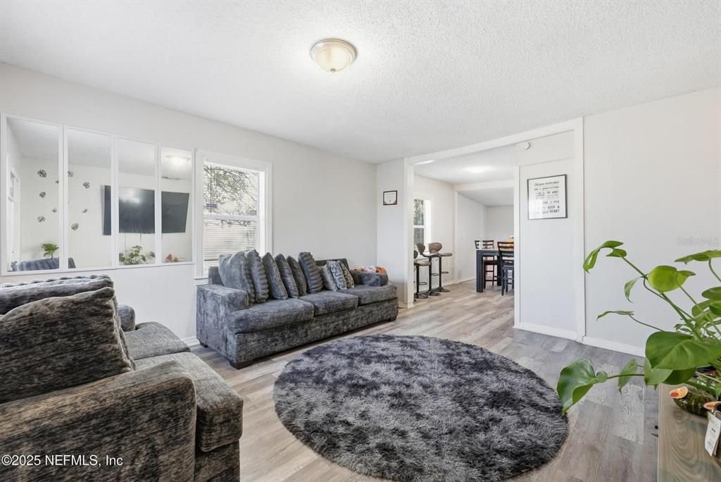 For Sale: $135,000 (3 beds, 2 baths, 1224 Square Feet)