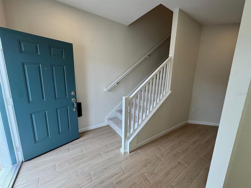 For Rent: $2,700 (3 beds, 2 baths, 2147 Square Feet)