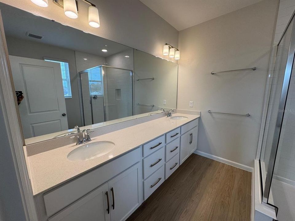 For Rent: $2,700 (3 beds, 2 baths, 2147 Square Feet)