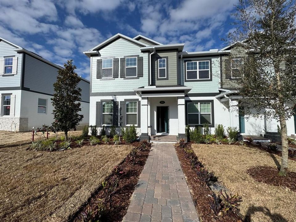 For Rent: $2,700 (3 beds, 2 baths, 2147 Square Feet)