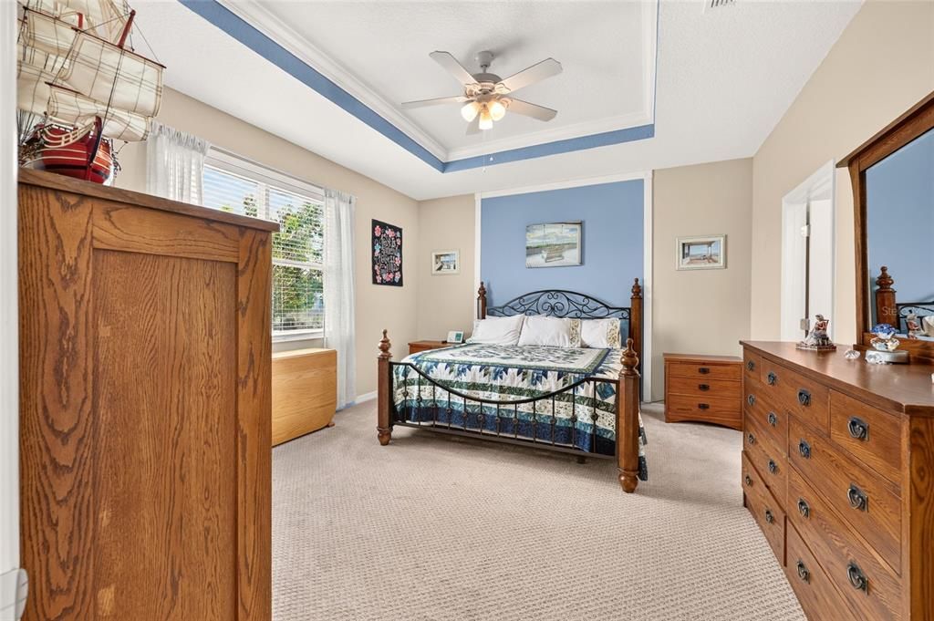 For Sale: $389,500 (3 beds, 2 baths, 1874 Square Feet)