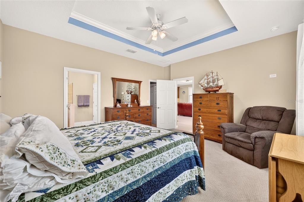 For Sale: $389,500 (3 beds, 2 baths, 1874 Square Feet)