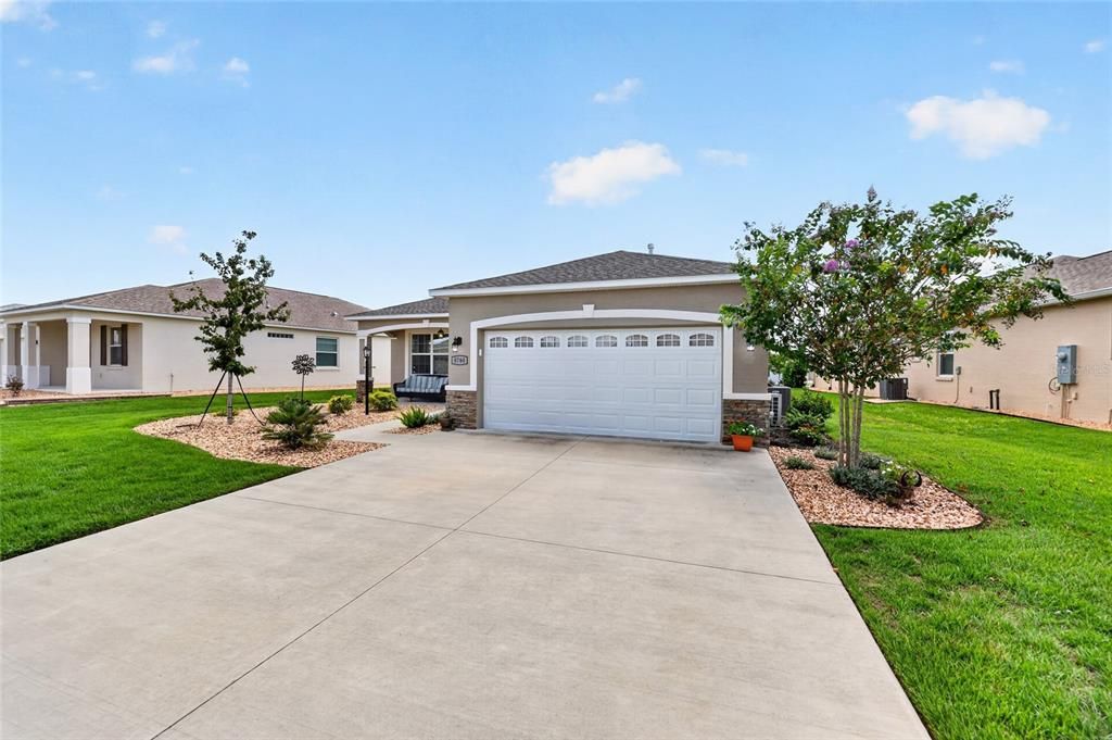 For Sale: $389,500 (3 beds, 2 baths, 1874 Square Feet)