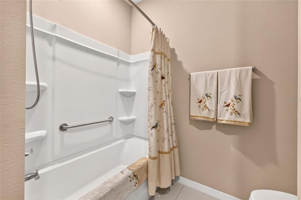 For Sale: $389,500 (3 beds, 2 baths, 1874 Square Feet)