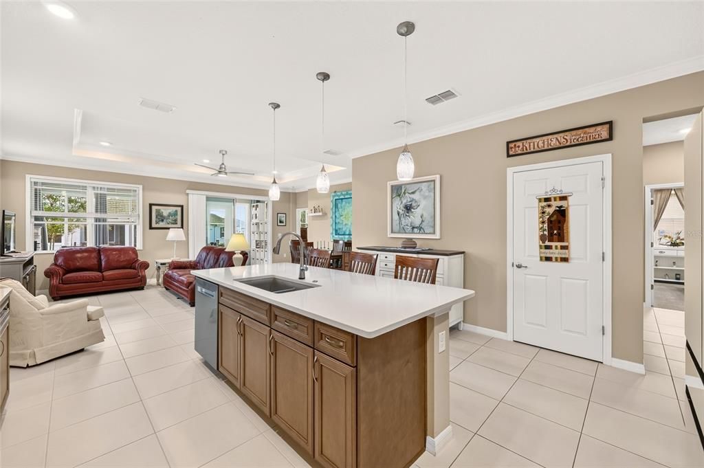 For Sale: $389,500 (3 beds, 2 baths, 1874 Square Feet)