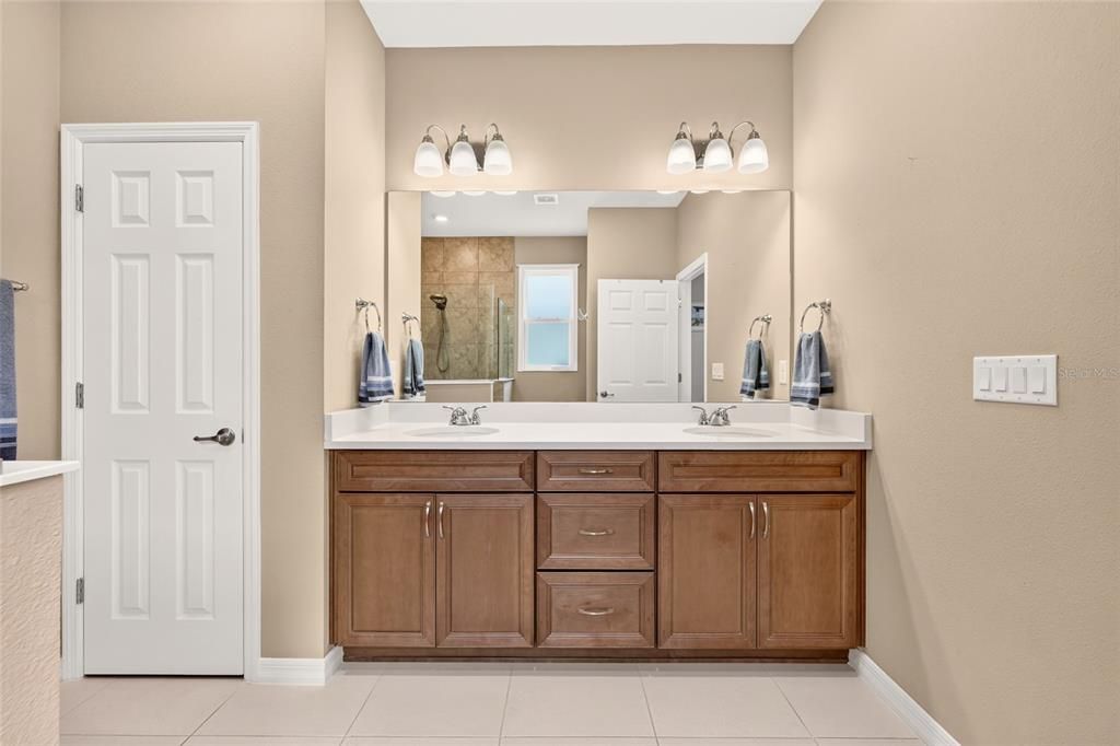 For Sale: $389,500 (3 beds, 2 baths, 1874 Square Feet)