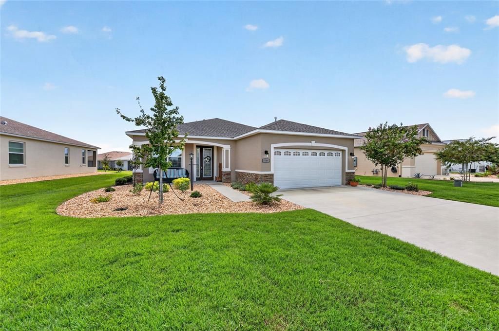 For Sale: $389,500 (3 beds, 2 baths, 1874 Square Feet)