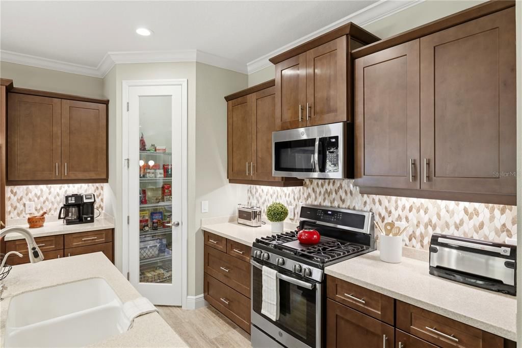 Active With Contract: $509,000 (3 beds, 2 baths, 1808 Square Feet)