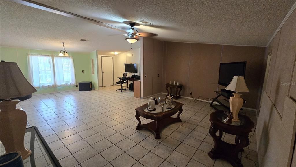 For Sale: $175,000 (3 beds, 2 baths, 1800 Square Feet)