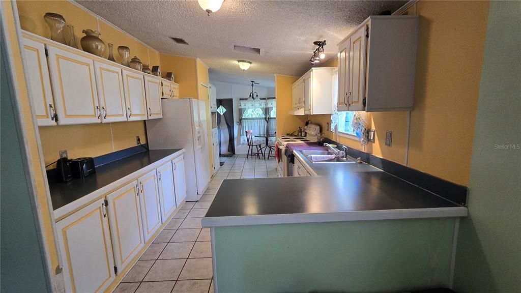 For Sale: $175,000 (3 beds, 2 baths, 1800 Square Feet)