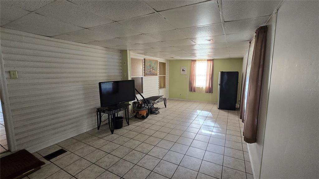 For Sale: $175,000 (3 beds, 2 baths, 1800 Square Feet)
