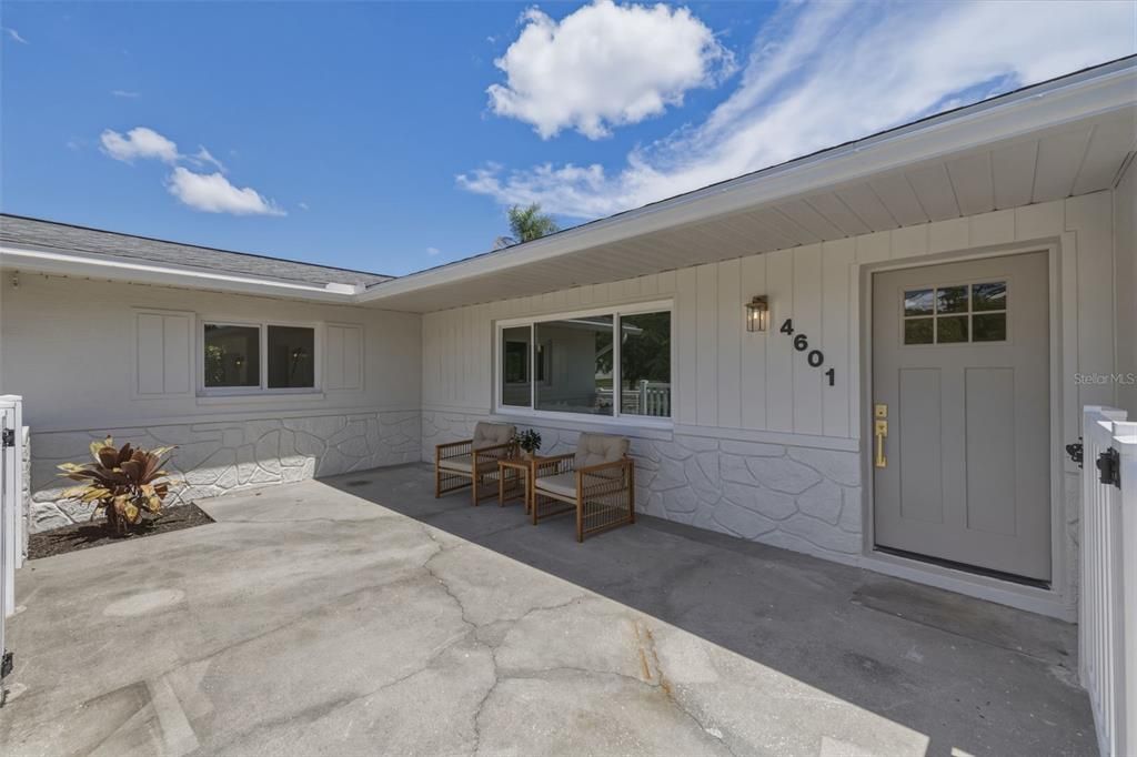 For Sale: $650,000 (3 beds, 3 baths, 1896 Square Feet)