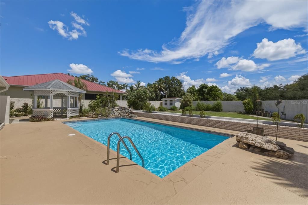 For Sale: $650,000 (3 beds, 3 baths, 1896 Square Feet)