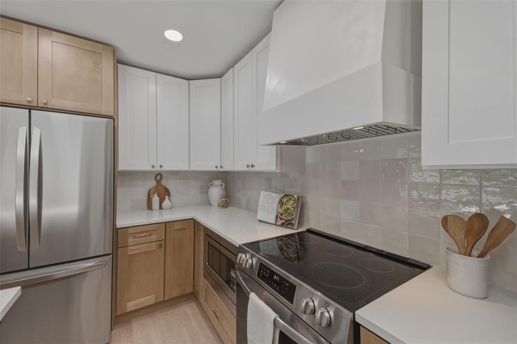 For Sale: $650,000 (3 beds, 3 baths, 1896 Square Feet)