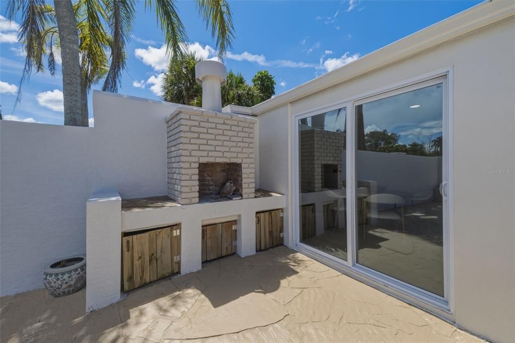 For Sale: $650,000 (3 beds, 3 baths, 1896 Square Feet)