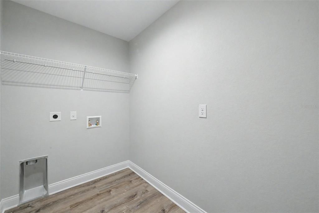 For Sale: $299,000 (3 beds, 2 baths, 1508 Square Feet)