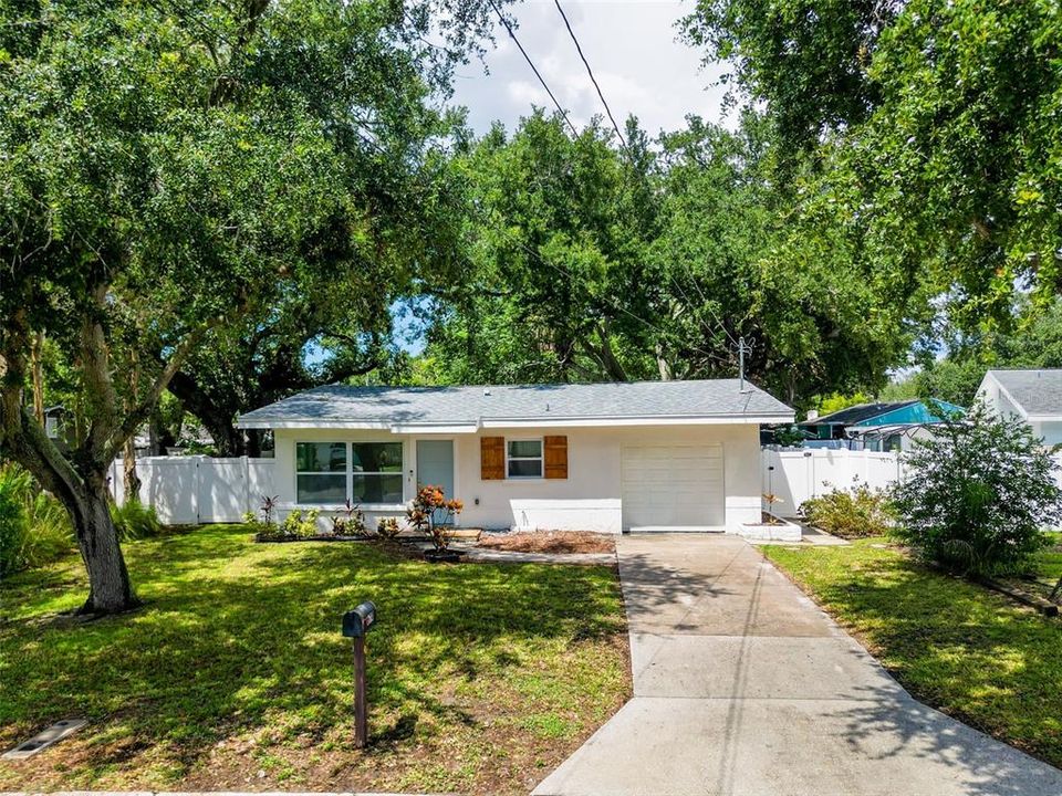 En Venta: $574,950 (2 camas, 2 baños, 2014 Pies cuadrados)
