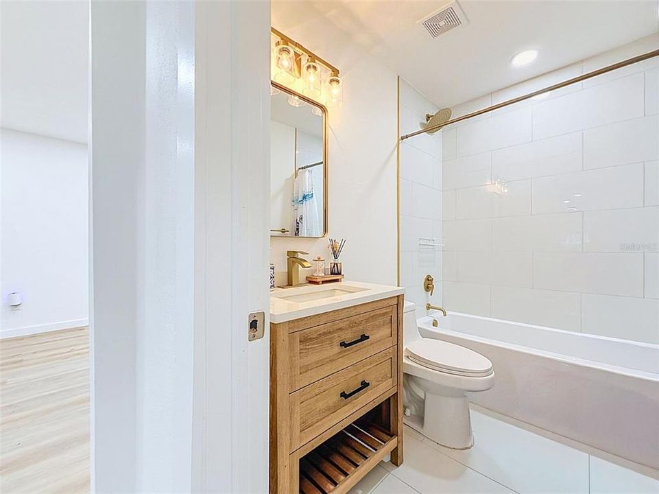 En Venta: $574,950 (2 camas, 2 baños, 2014 Pies cuadrados)