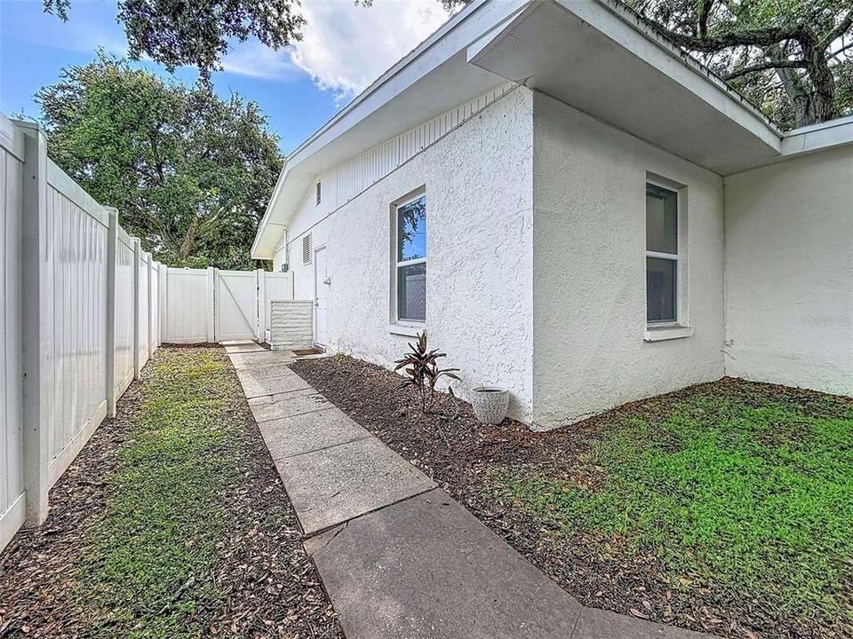 En Venta: $574,950 (2 camas, 2 baños, 2014 Pies cuadrados)