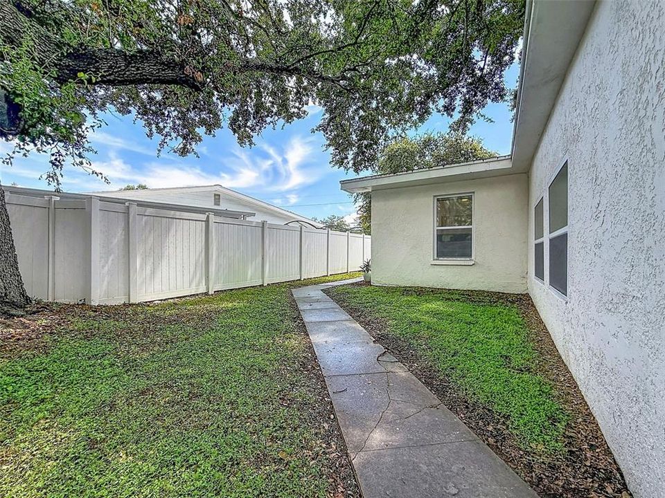 En Venta: $574,950 (2 camas, 2 baños, 2014 Pies cuadrados)