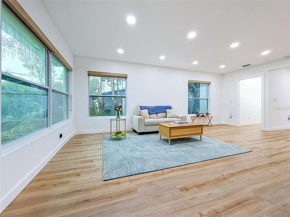 En Venta: $574,950 (2 camas, 2 baños, 2014 Pies cuadrados)