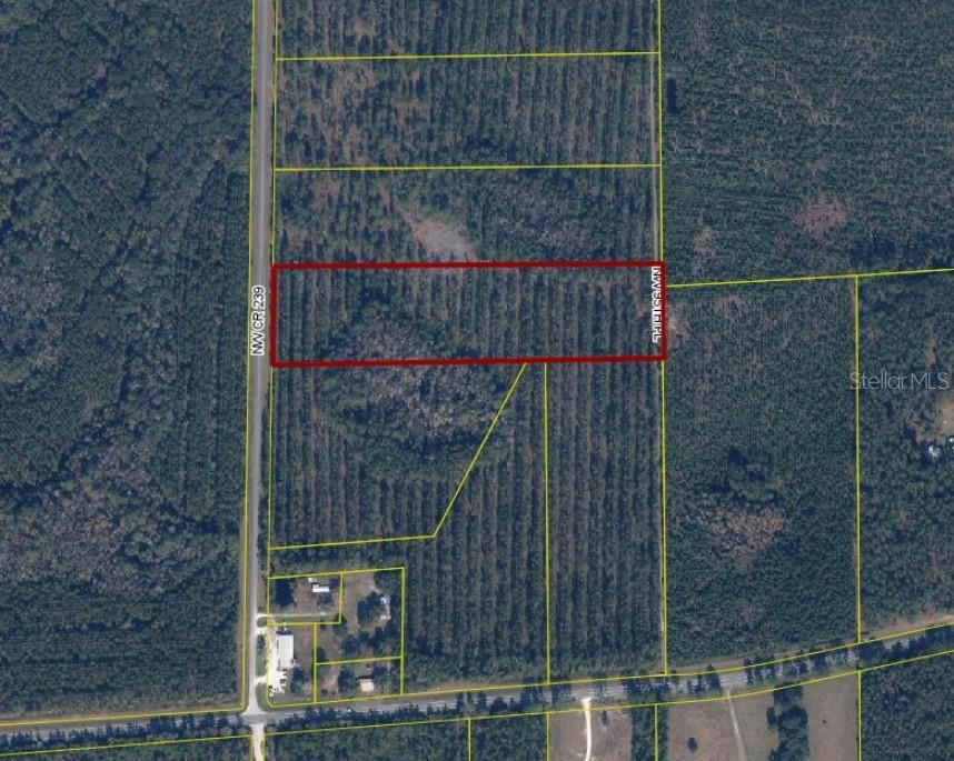 На продажу: $220,000 (10.01 acres)