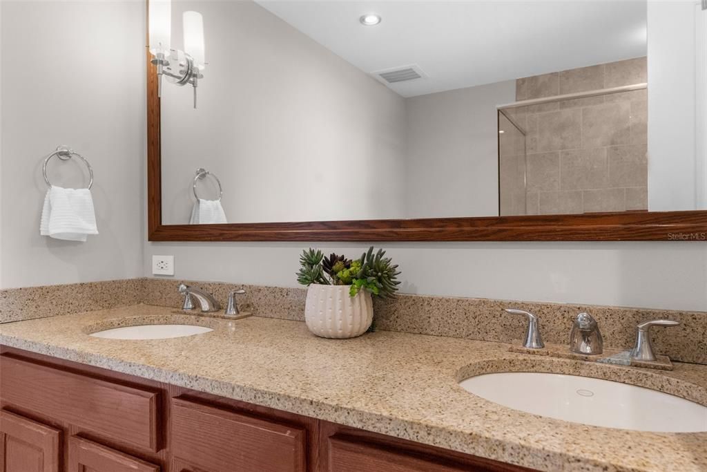 For Rent: $3,400 (2 beds, 2 baths, 1218 Square Feet)