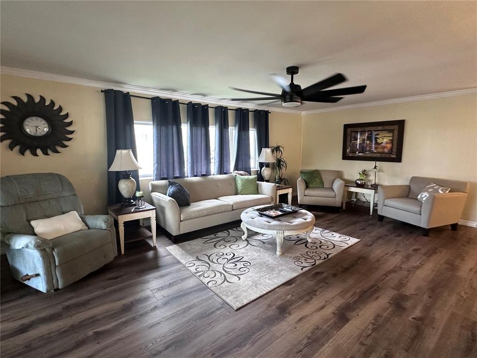 En Venta: $250,000 (2 camas, 2 baños, 1414 Pies cuadrados)