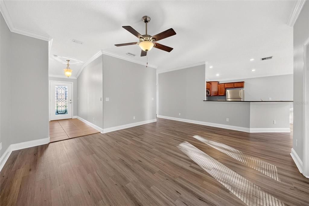 For Sale: $329,000 (4 beds, 2 baths, 1624 Square Feet)