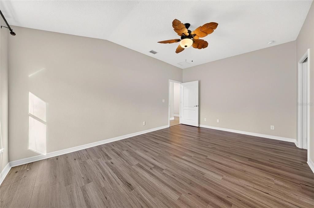 For Sale: $329,000 (4 beds, 2 baths, 1624 Square Feet)