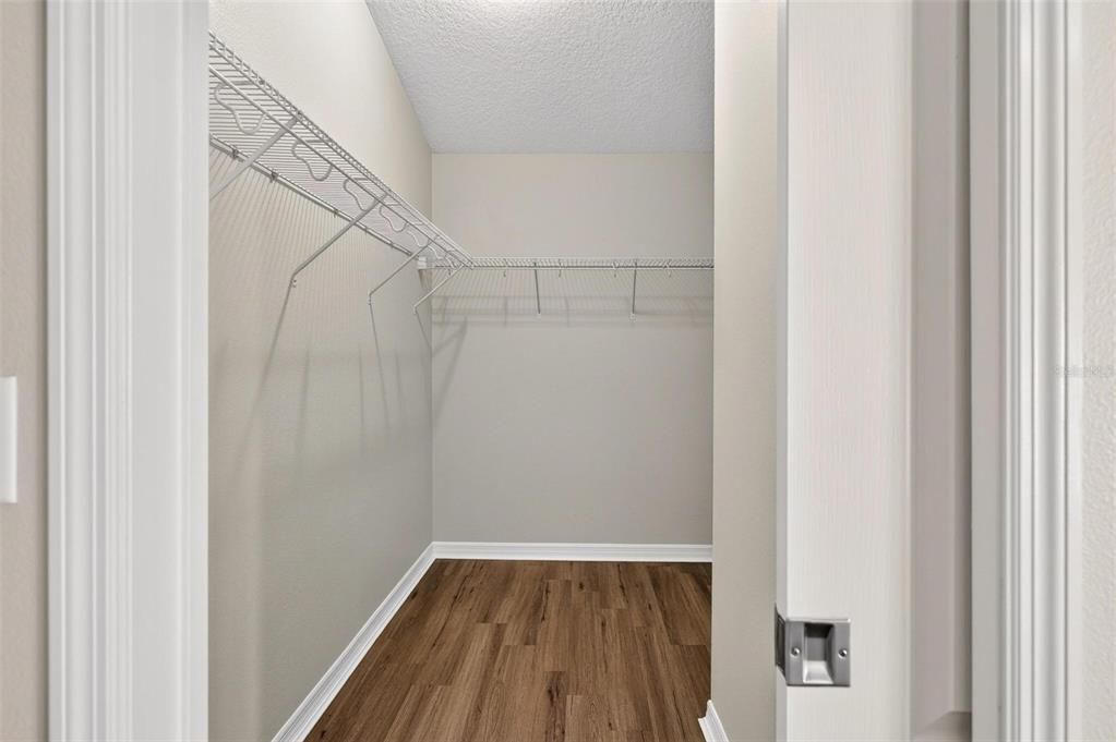 For Sale: $329,000 (4 beds, 2 baths, 1624 Square Feet)