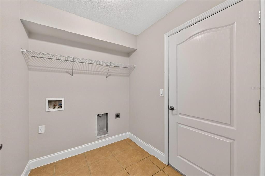 For Sale: $329,000 (4 beds, 2 baths, 1624 Square Feet)