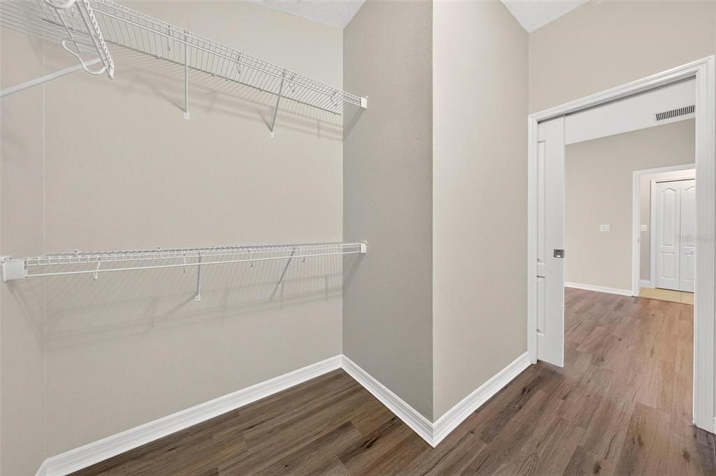 For Sale: $329,000 (4 beds, 2 baths, 1624 Square Feet)