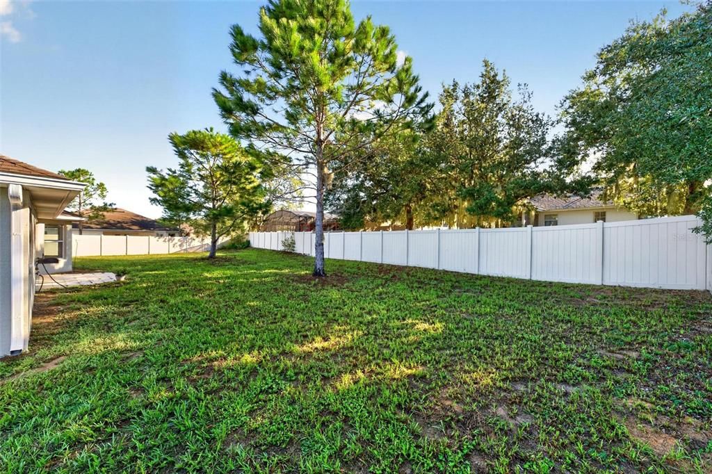 For Sale: $329,000 (4 beds, 2 baths, 1624 Square Feet)