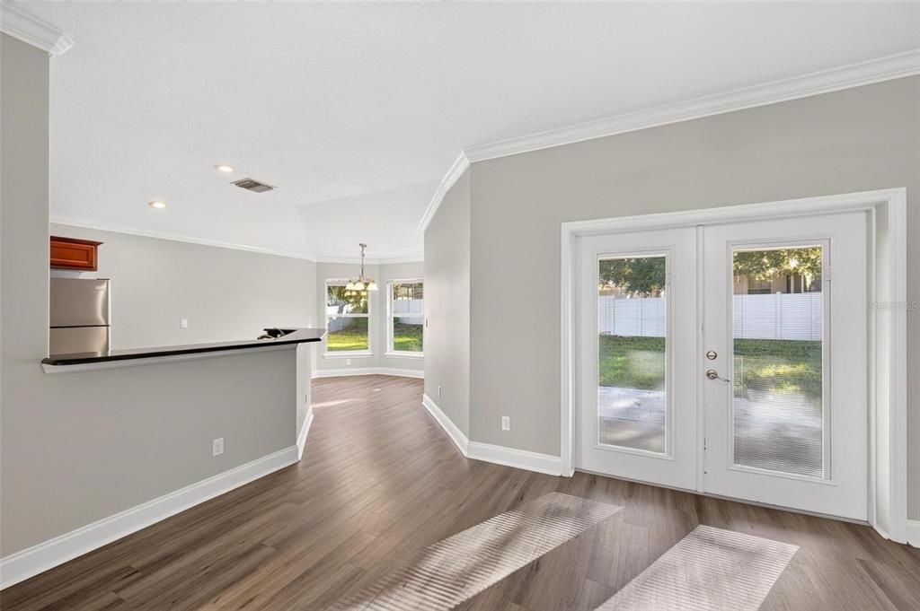 For Sale: $329,000 (4 beds, 2 baths, 1624 Square Feet)