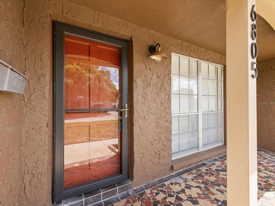 Active With Contract: $235,000 (2 beds, 1 baths, 1138 Square Feet)