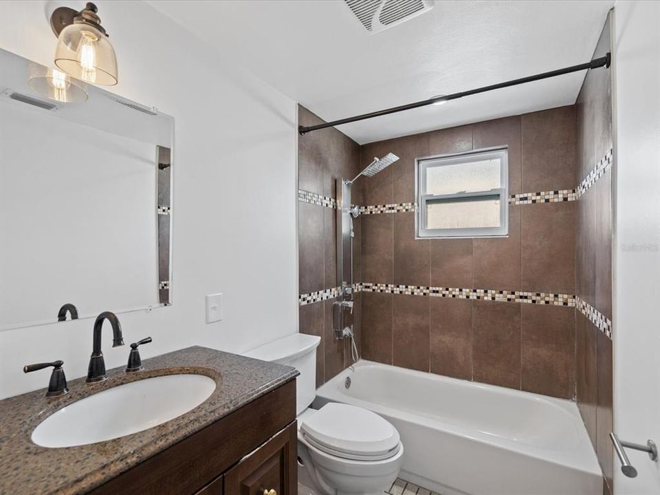 Active With Contract: $235,000 (2 beds, 1 baths, 1138 Square Feet)